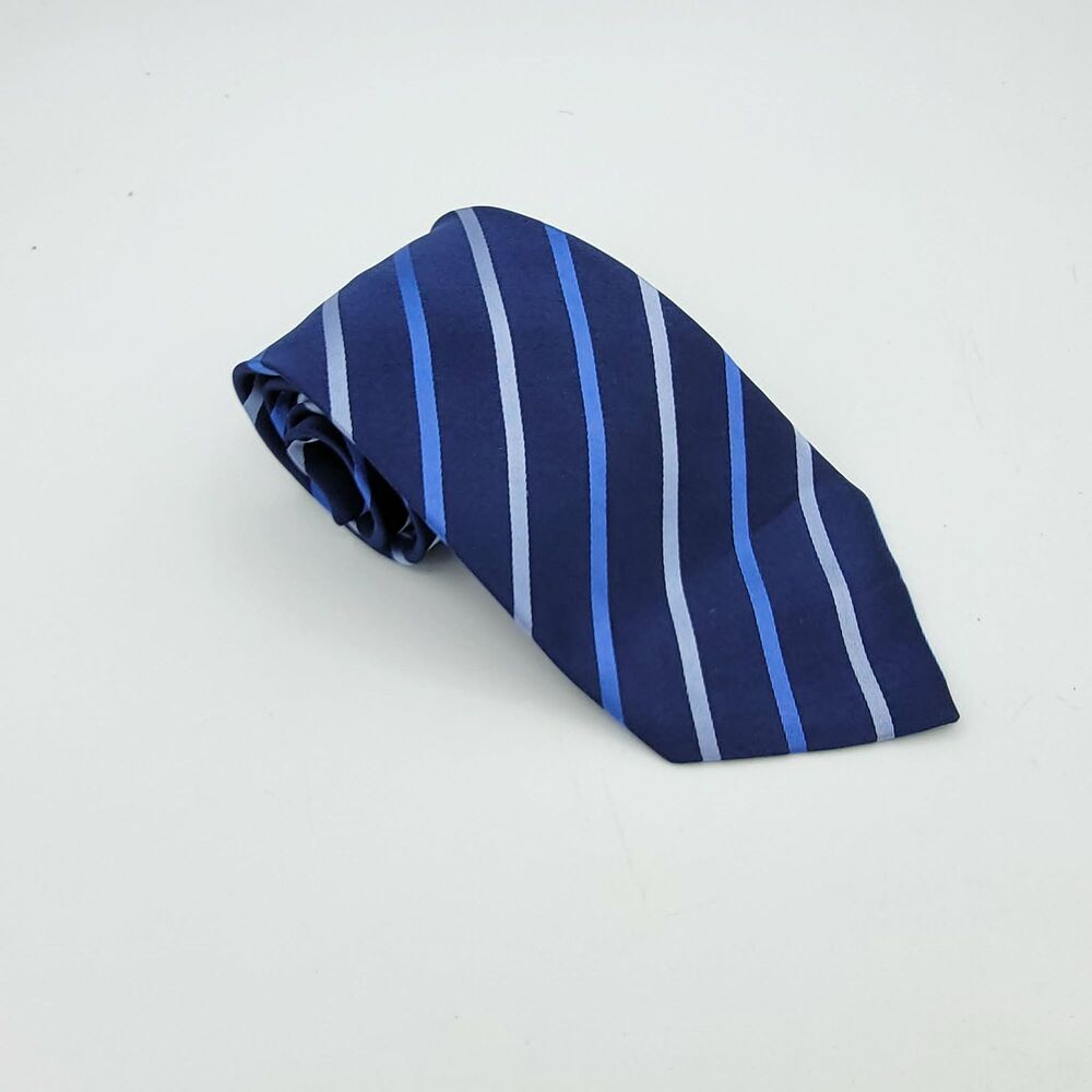100% Silk Handmade in Italy Menβs Necktie Blue Geometric Size 57 x 3.75